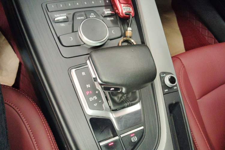 Used Audi A4L 2019 40 TFSI Ambition China VI
