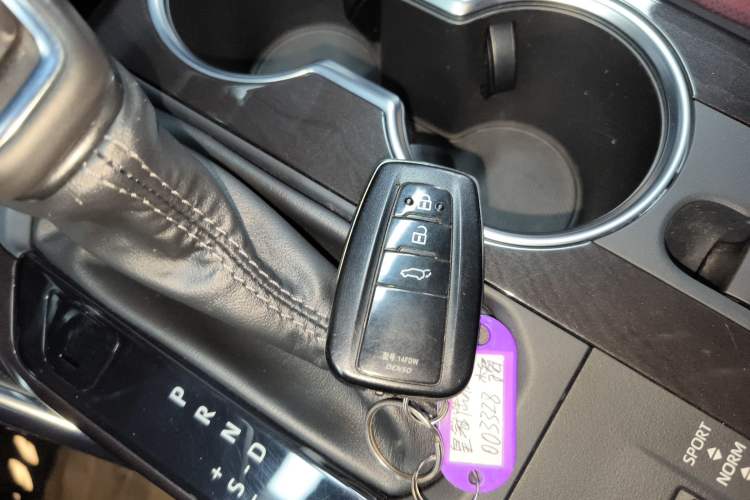 Used Toyota Crown Kluger 2021 2.5L HEV Four-Wheel Drive Flagship Edition
