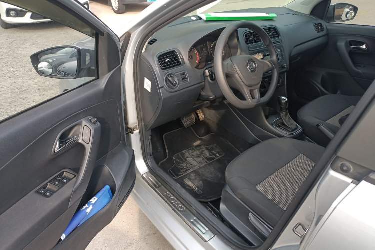 Used Volkswagen Polo 2016 1.4L Automatic Trendy Model
