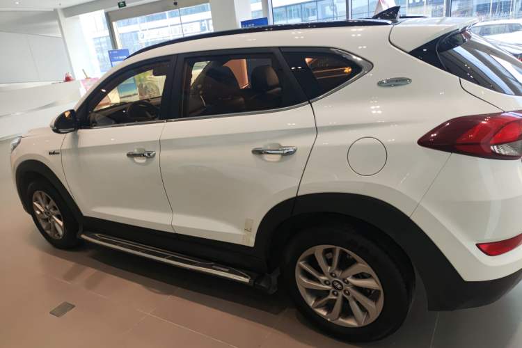 Used Hyundai Tucson 2018 1.6T Dual-Clutch Two-Wheel Drive 15th Anniversary Special Edition
