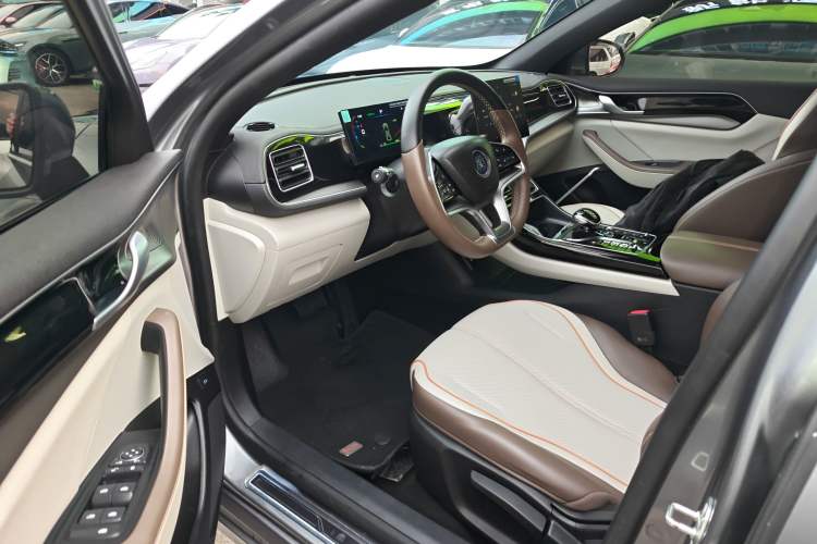 Used BYD Qin PLUS 2024 Honor Edition EV 420KM Leading Model
