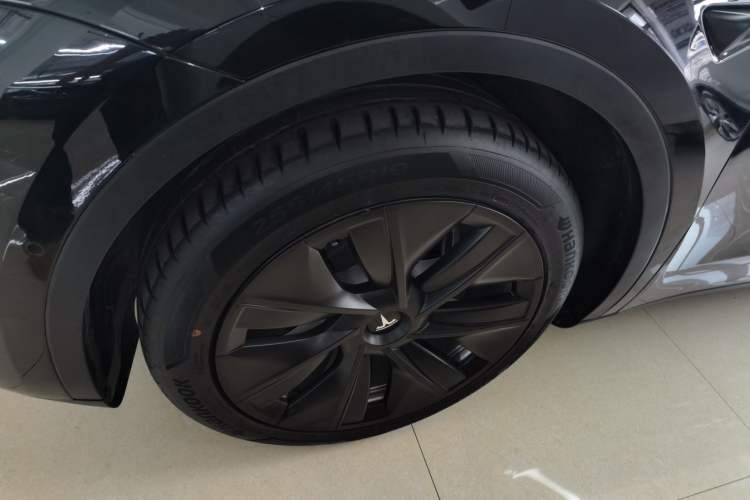 Used Tesla Model Y 2021 Standard Range Rear-Wheel Drive Version