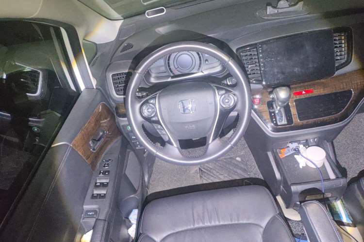 Used Honda Odyssey 2015 Updated Version 2.4L Smart Edition