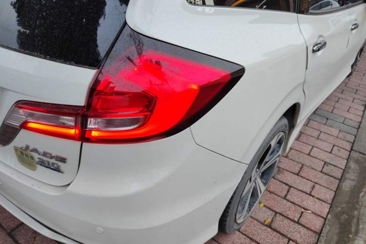 Used Honda Jade 2017 210 TURBO CVT Luxury Edition 5 Seats
