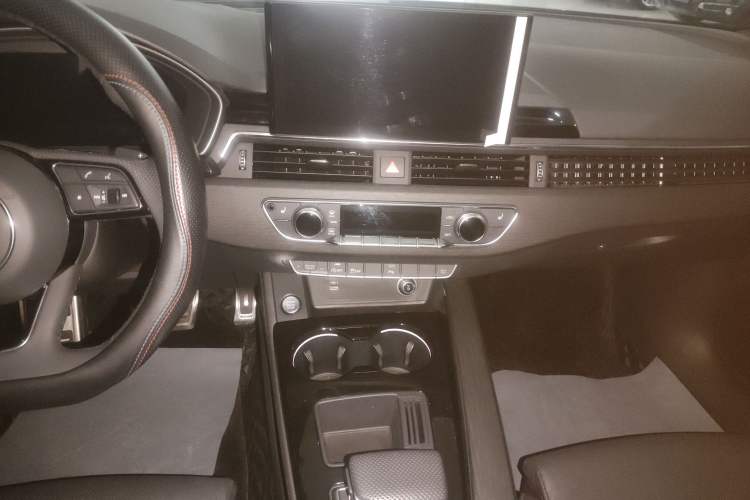 Used Audi A4L 2024 40 TFSI Luxury Dynamic Edition
