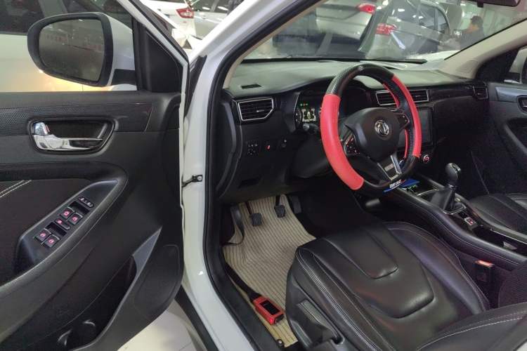 Used Dongfeng Fengon 580 2016 1.5T Manual Luxury Version