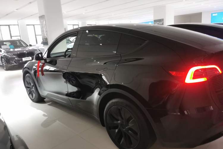 Used Tesla Model Y 2023 Rear-Wheel-Drive Version