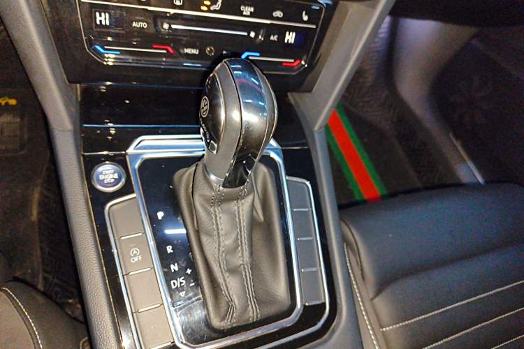 Used Volkswagen Magotan 2020 330TSI DSG Leading Model
