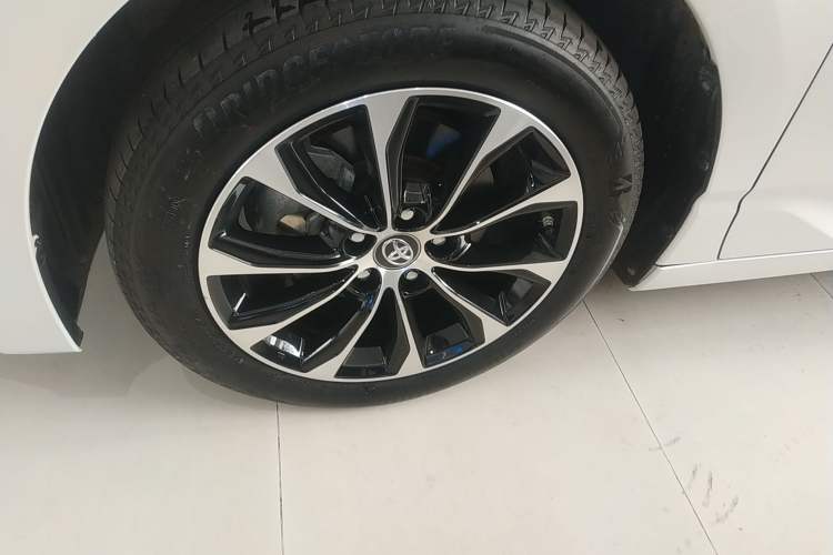 Used Toyota Avalon 2023 2.0L Premium Edition
