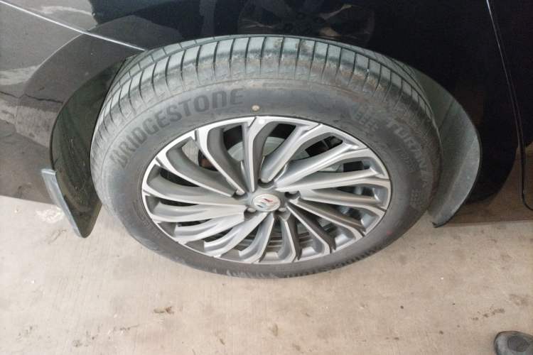 Used Buick LaCrosse 2023 28T Prestige Edition
