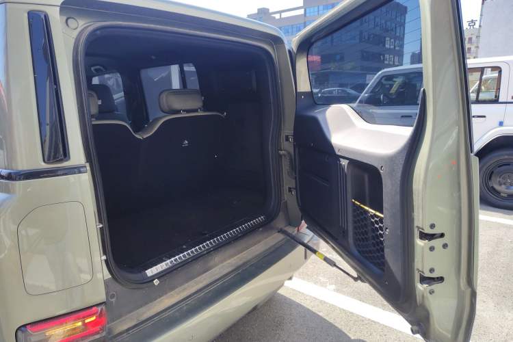 Used  V23 2025 501 Four-Wheel Drive Intelligent Driving Version
