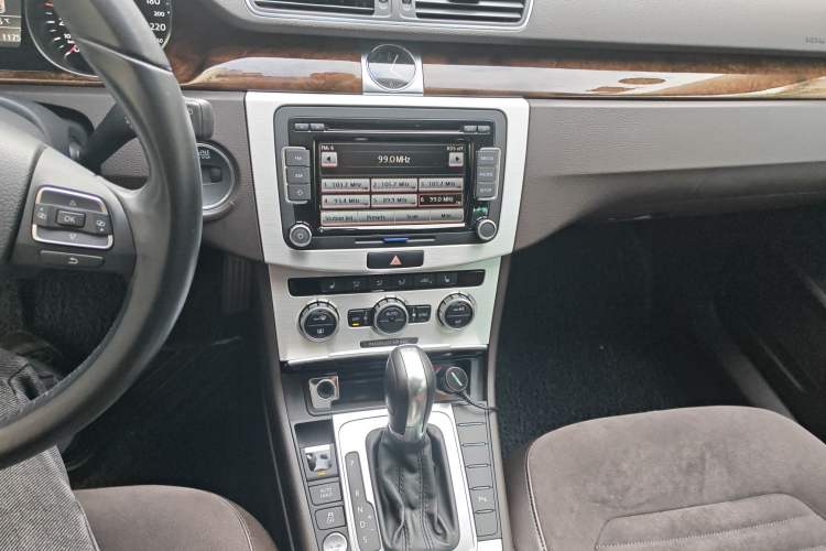 Used Volkswagen Magotan (Import) 2012 Travel Edition 2.0 TSI Comfort Version