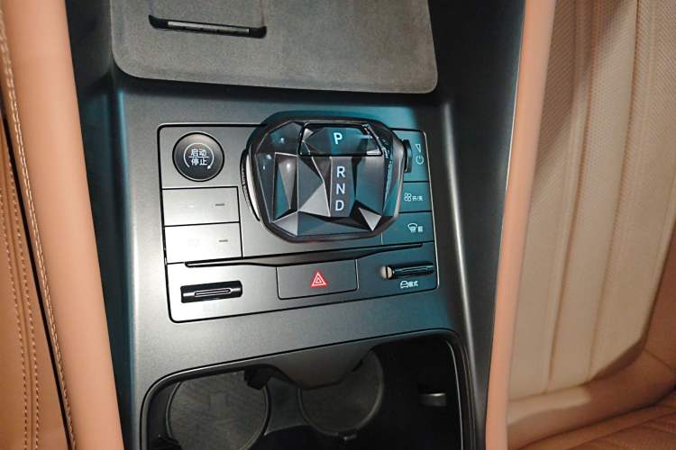 Used BYD Song L EV 2025 Intelligent Driving Version 662 km LiDAR Excellence Edition
