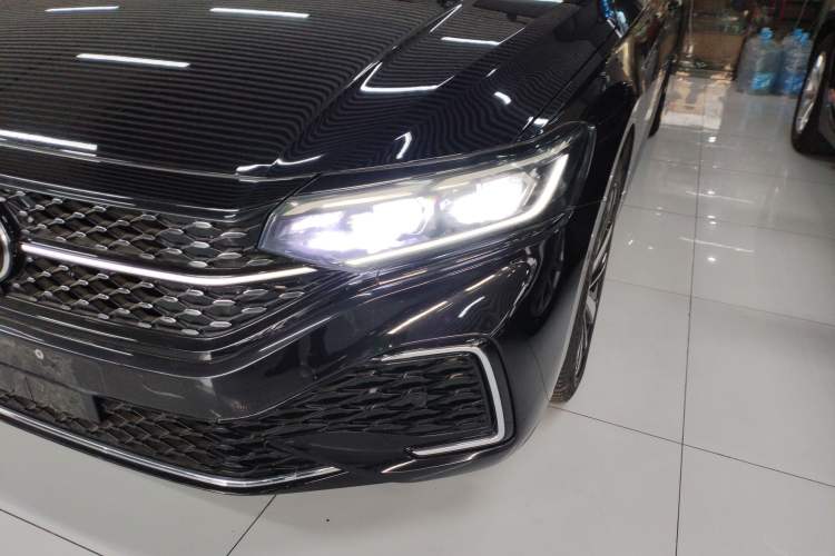 Used Volkswagen Passat 2022 330TSI Starry Luxury Edition – Exclusive Special Edition