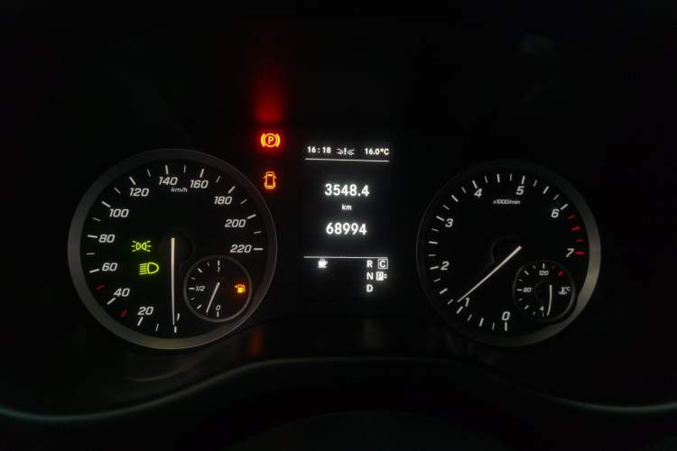 Used Mercedes-Benz Vito 2021 2.0T Business Version 7 Seats
