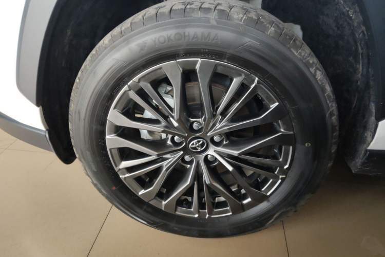 Used Toyota Wildlander 2023 Dual-Motor 2.5L E-CVT Four-Wheel Drive Prestige Edition
