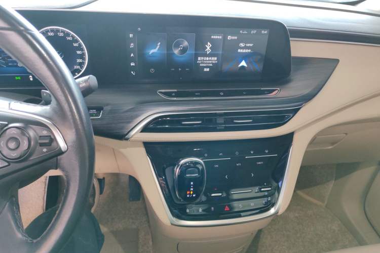 Used Buick GL8 2022 ES Landtrek 653T Luxury Edition