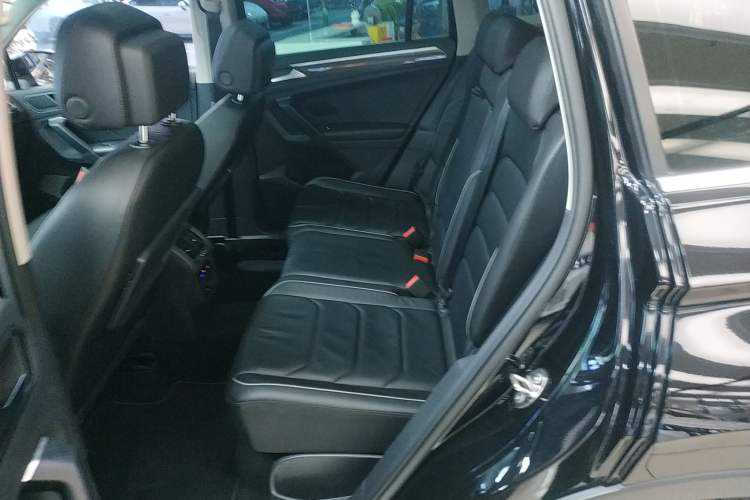 Used Volkswagen Tiguan 2018 330TSI All-Wheel-Drive Innovation Model
