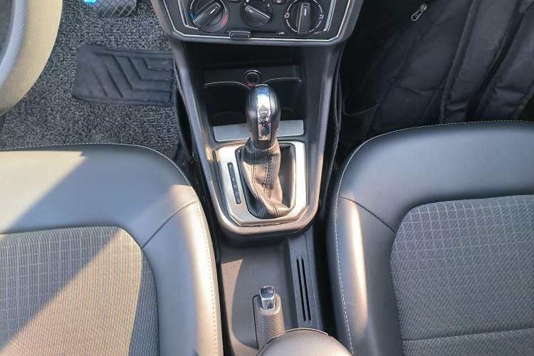 Used Volkswagen Santana 2016 1.6L Automatic Comfort Edition
