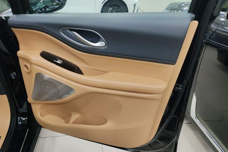 Used VOYAH Dream 2025 PHEV Four-Wheel-Drive Flagship Kunpeng Edition