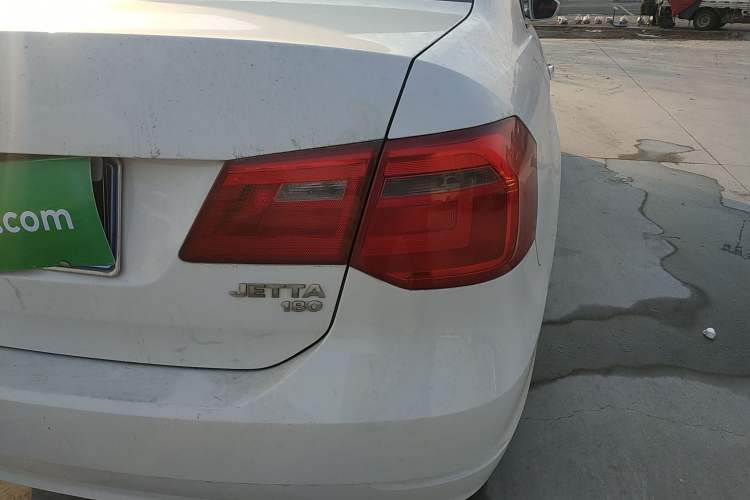 Used Volkswagen Jetta 2015 Value Edition 1.6L Manual Fashionable Style
