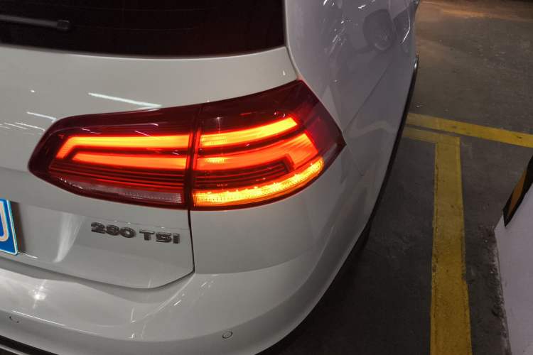 Used Volkswagen Golf 2019 1.8TSI Travel Edition
