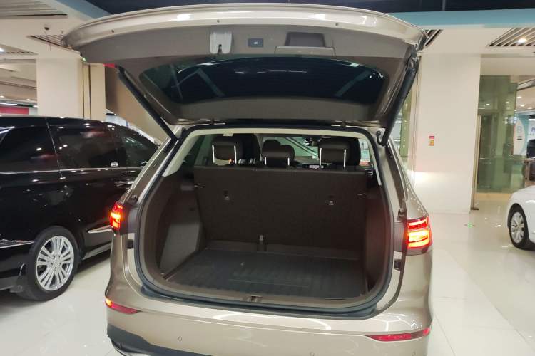 Used Volkswagen Viloran 2022 380TSI Luxury Edition
