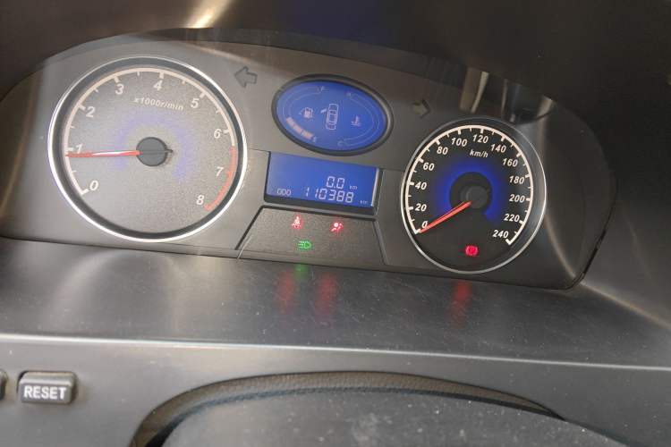 Used Geely Auto Classic Emgrand 2013 Sedan 1.8L Manual Luxury Model
