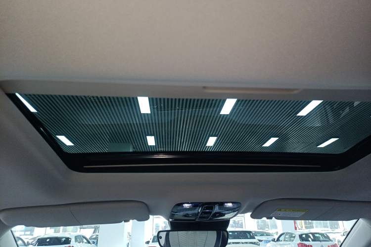 Used Roewe iMAX8 2022 400TGI Prestige Edition
