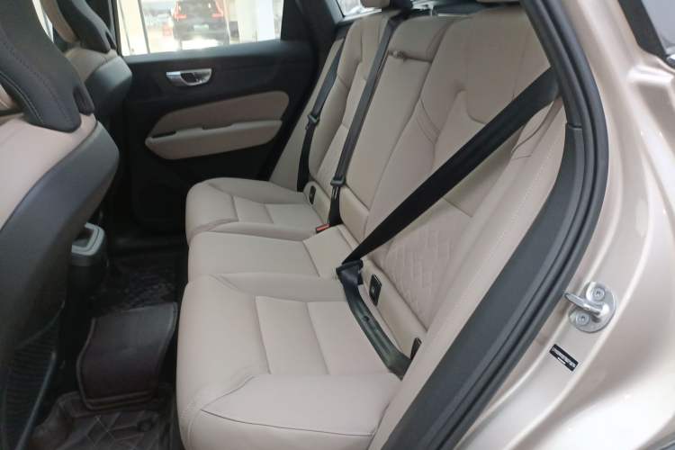 Used Volvo XC60 2026 B5 4x4 Smart Luxury Edition