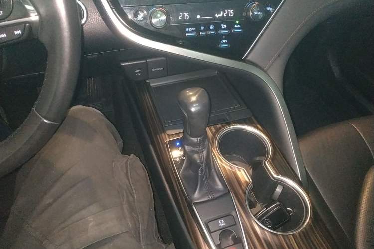 Used Toyota Camry 2018 2.0G Luxury Edition
