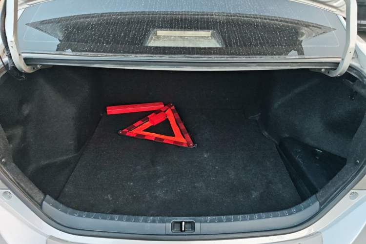 Used Toyota Levin 2014 1.6E Manual New Edition
