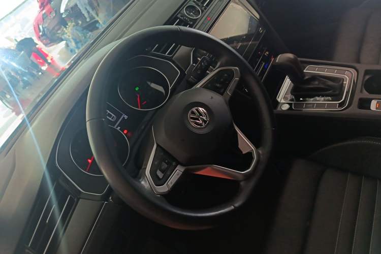 Used Volkswagen Magotan 2020 330TSI DSG Leading Model
