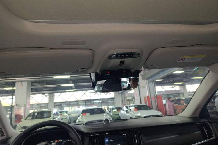 Used Volvo V90 2017 Cross Country T5 AWD Prestige Edition
