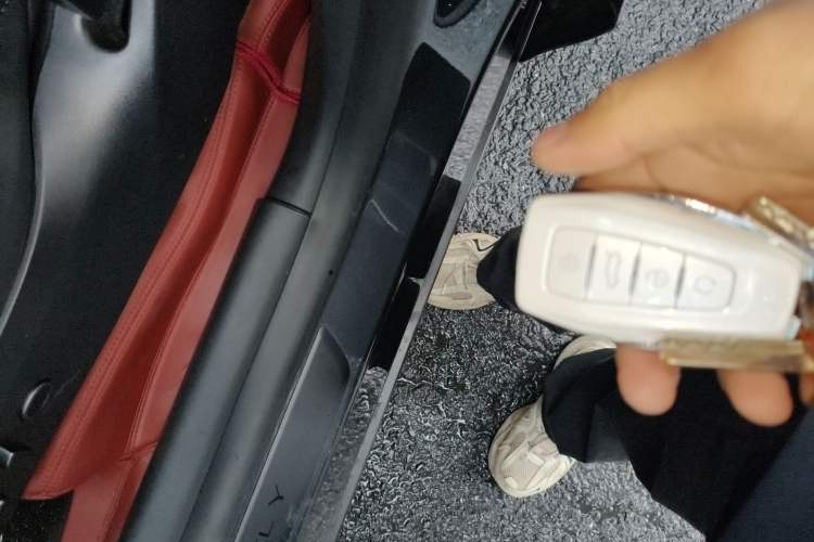 Used Tesla Model Y 2024 Rear-Wheel-Drive Version
