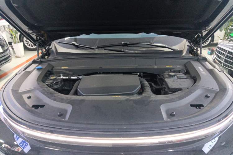 Used Li Auto L9 2025 Pro Smart Refresh Edition
