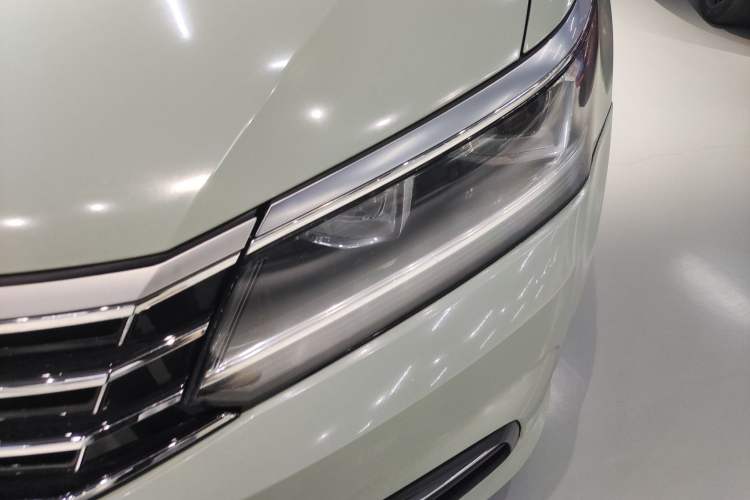 Used Volkswagen Passat 2016 330TSI DSG Luxury Edition
