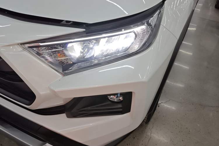 Used Toyota RAV4 2023 2.0L CVT 4x4 Adventure Edition
