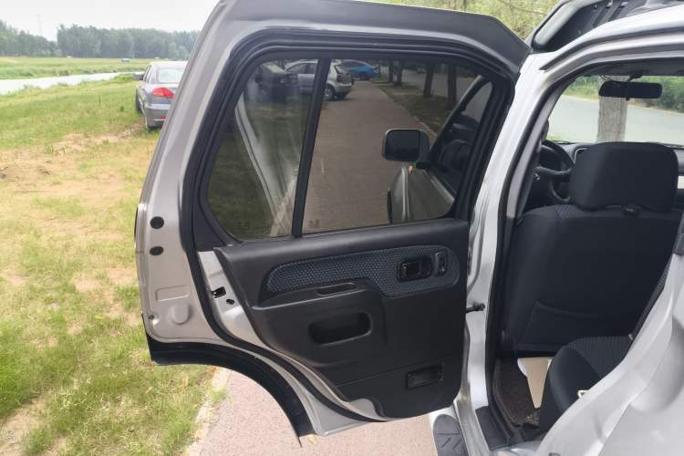 Used Nissan Paladin 2013 2.4L 4x4 Luxury Version China V Standard
