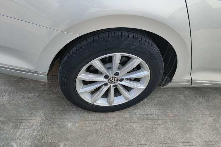 Used Volkswagen Magotan 2019 330TSI DSG Leading Model China VI Standard