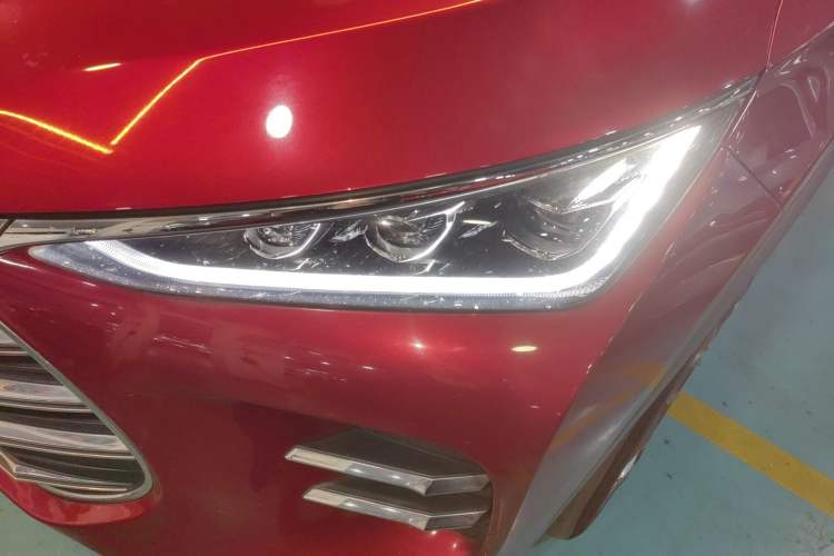 Used BYD Tang New Energy 2018 DM 2.0T All-Wheel Drive Smart Connect & Enjoyment Model 7 Seats China V Emission Standard
