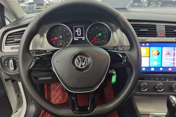 Used Volkswagen Golf 2016 230TSI Automatic Comfort Version
