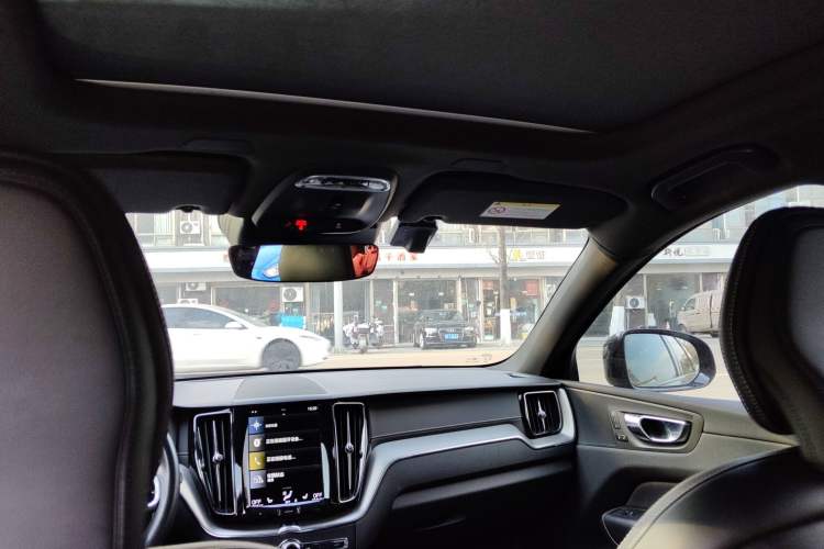 Used Volvo XC60 New Energy 2021 T8 E-Drive Hybrid Smart & Dynamic Edition