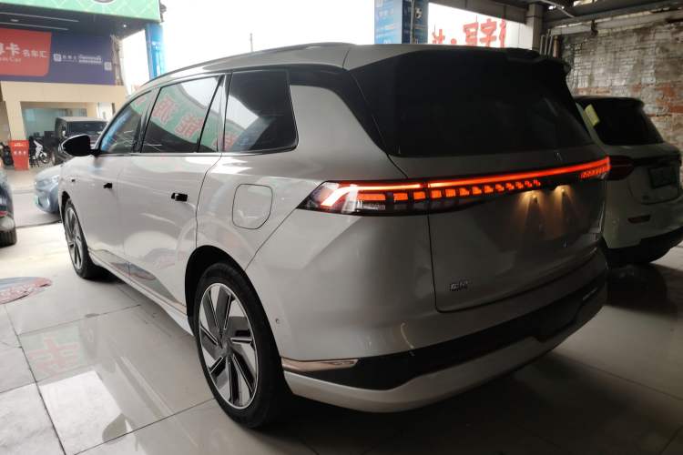 Used  eπ008 2024 210Max Range-Extended Version 6 Seats