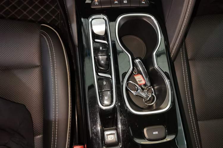 Used Buick Envision 2022 Encore S 552T Two-Wheel-Drive Luxury Model
