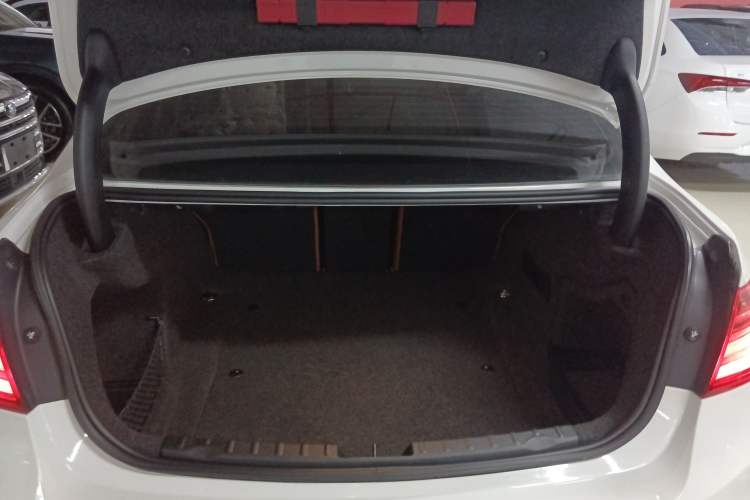 Used BMW 3 Series 2015 320Li Luxury Design Package Premium Edition
