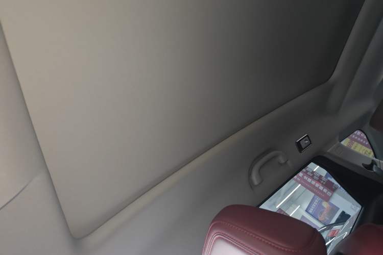 Used JETOUR X70 2025 1.5T Manual Overdrive Version 5 Seats
