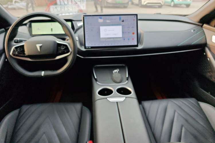 Used  SL03 2023 200Max Range-Extended Version
