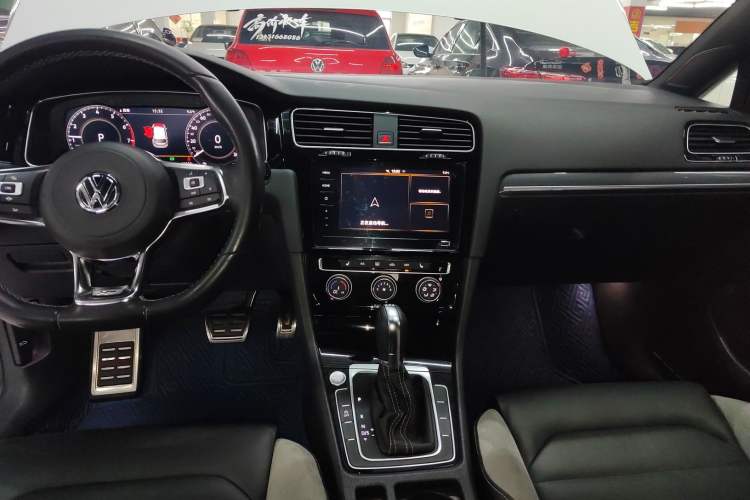 Used Volkswagen Golf 2020 Charming Edition 280TSI DSG R-Line