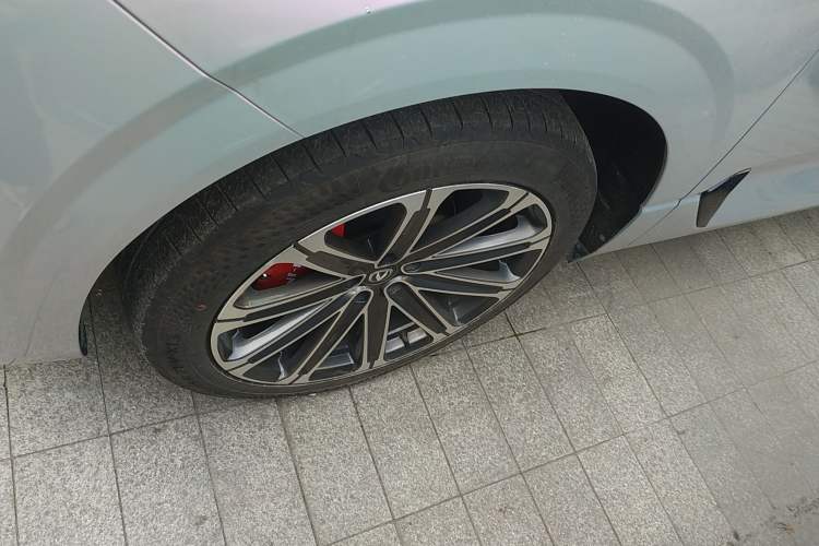 Used Changan UNI-K 2024 2.0T Two-Wheel Drive Global Edition
